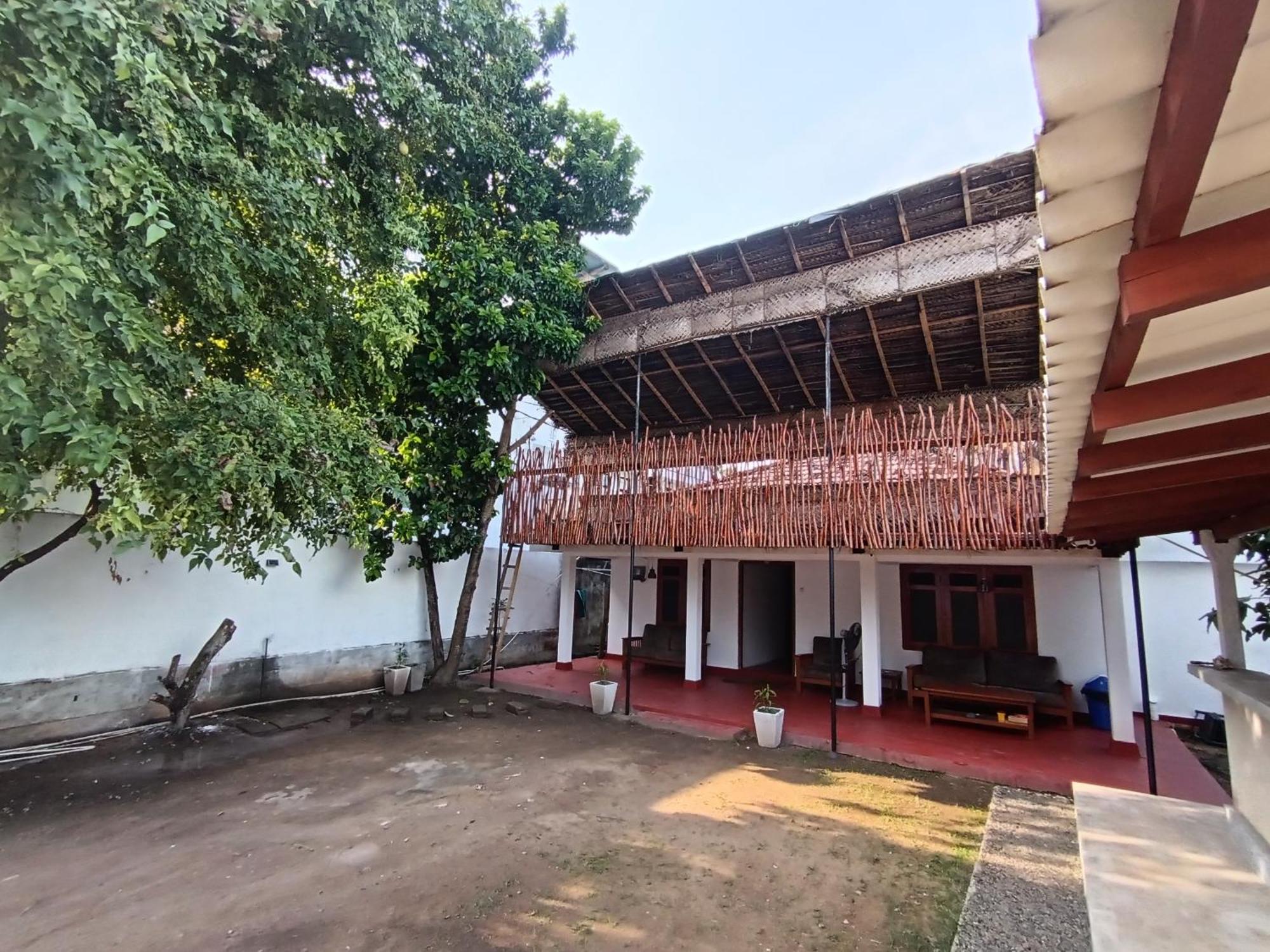 One More Day Hostel Weligama Ngoại thất bức ảnh